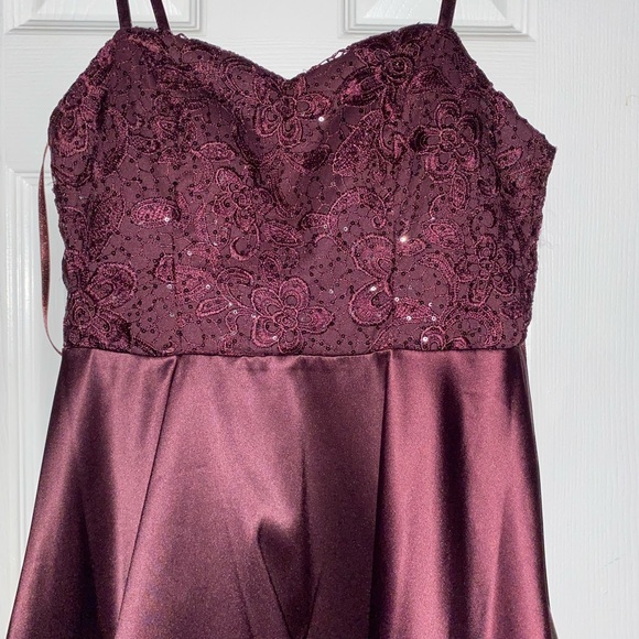 Special occasion dress BRAND NEW NEVER WORN - Picture 3 of 9